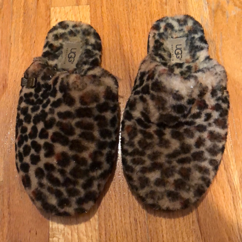 UGG Australia leopard slipper
